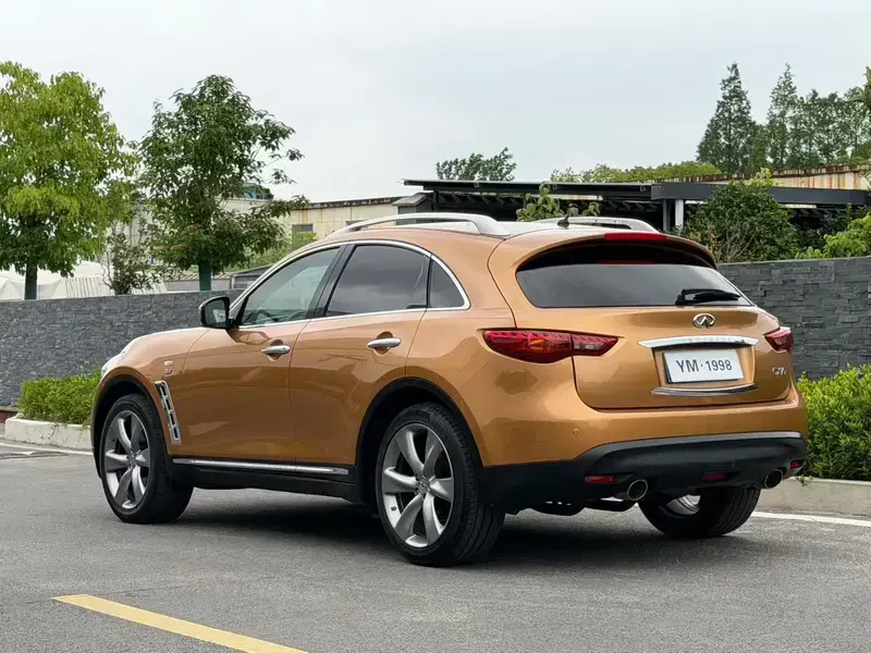 2013 Infiniti QX70 с пробегом 149 800 км