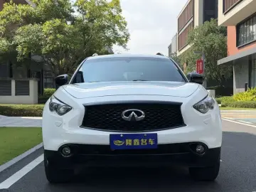 2015 Infiniti QX70 с пробегом 108 000 км