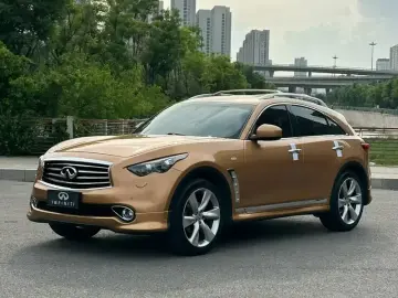 2013 Infiniti QX70 с пробегом 108 000 км