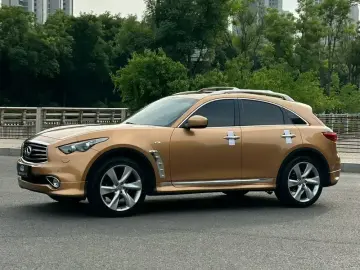 2013 Infiniti QX70 с пробегом 108 000 км
