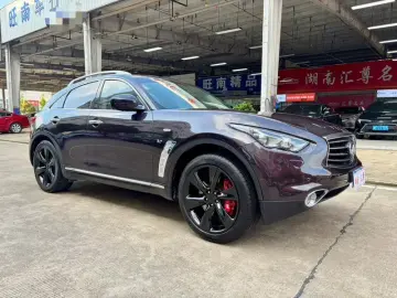 2013 Infiniti QX70 с пробегом 233 000 км