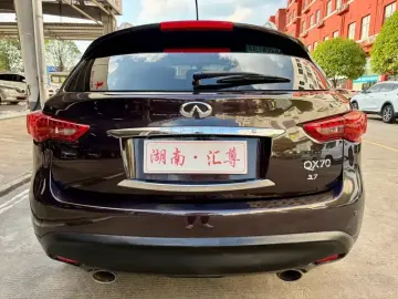 2013 Infiniti QX70 с пробегом 120 000 км