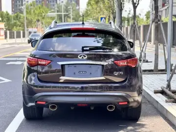 2013 Infiniti QX70 с пробегом 88 000 км