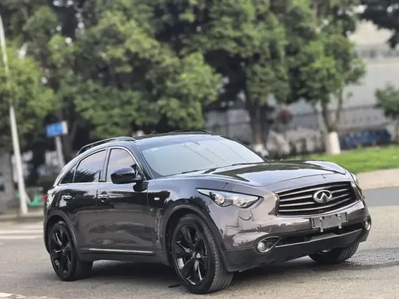 2015 Infiniti QX70 с пробегом 150 000 км