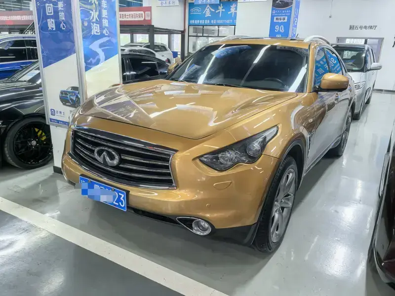 2013 Infiniti QX70 с пробегом 154 000 км