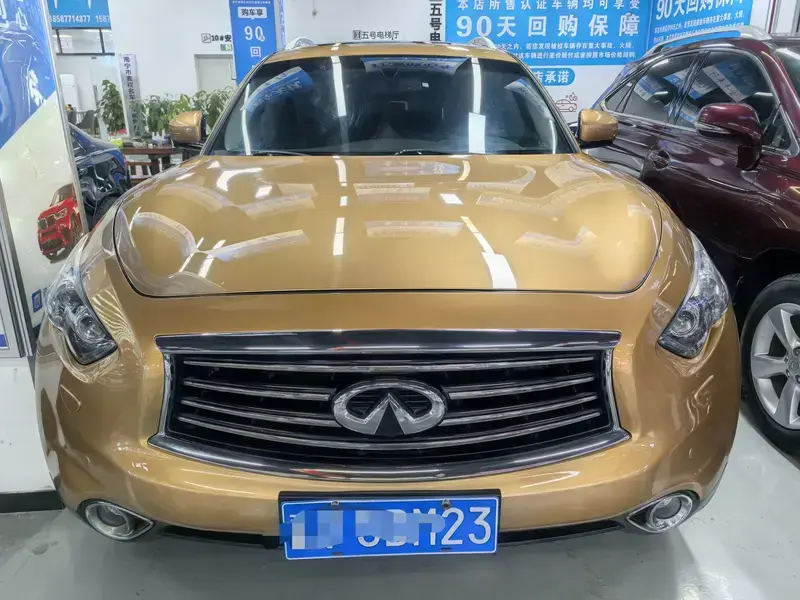 2013 Infiniti QX70 с пробегом 154 000 км