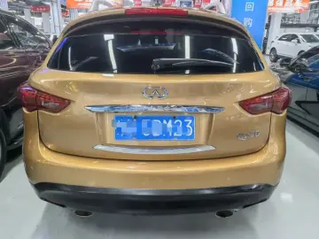 2013 Infiniti QX70 с пробегом 154 000 км