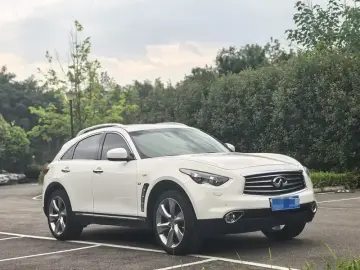 2013 Infiniti QX70 с пробегом 130 000 км
