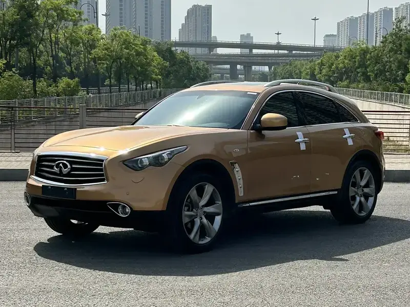 2013 Infiniti QX70 с пробегом 47 000 км