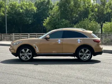 2013 Infiniti QX70 с пробегом 47 000 км
