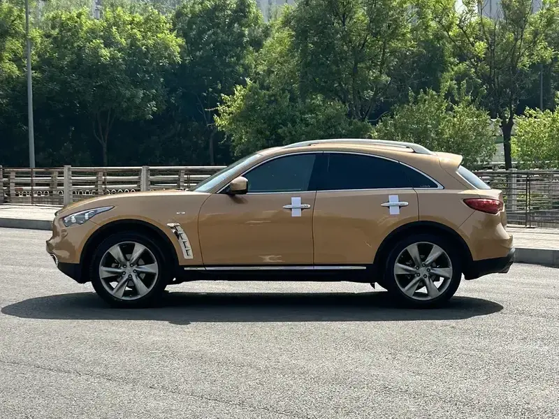 2013 Infiniti QX70 с пробегом 47 000 км