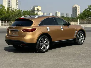 2013 Infiniti QX70 с пробегом 47 000 км