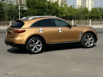 2013 Infiniti QX70 с пробегом 47 000 км