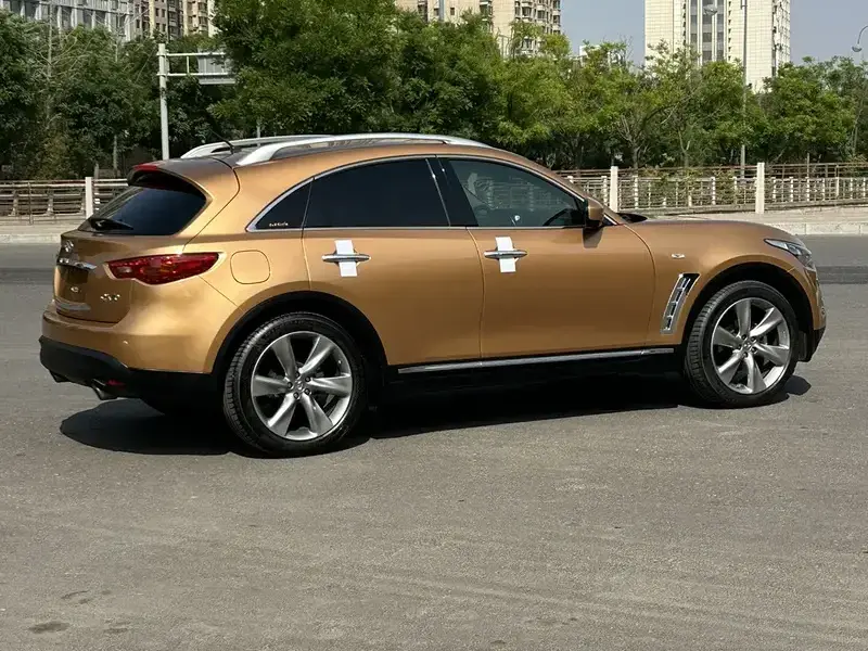 2013 Infiniti QX70 с пробегом 47 000 км