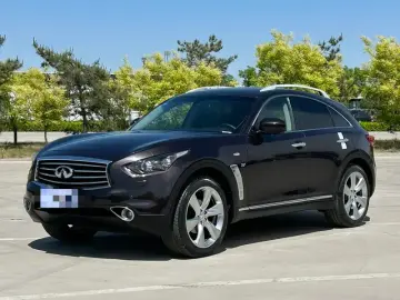 2013 Infiniti QX70 с пробегом 94 000 км