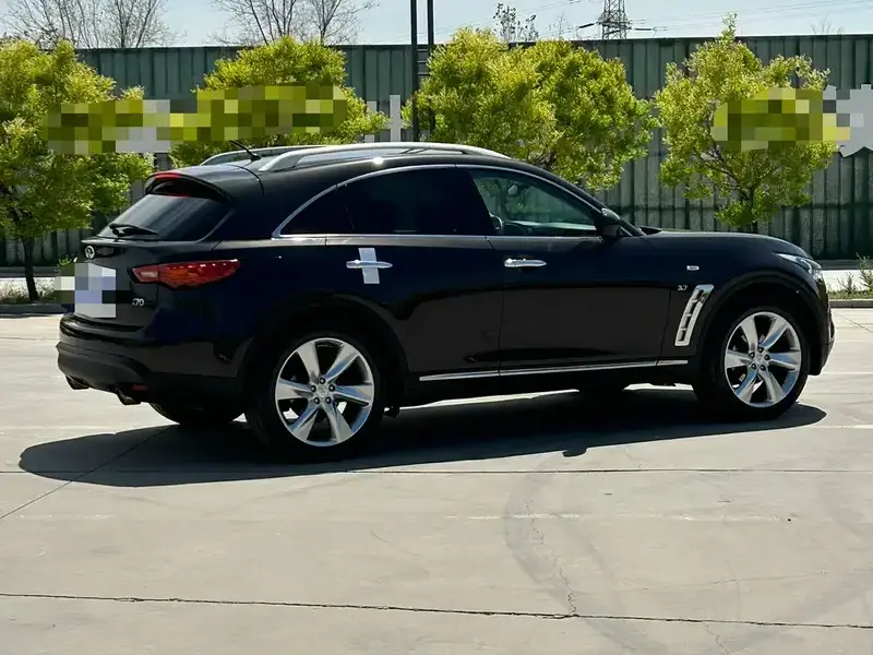 2013 Infiniti QX70 с пробегом 94 000 км