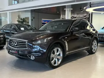 2013 Infiniti QX70 с пробегом 87 000 км