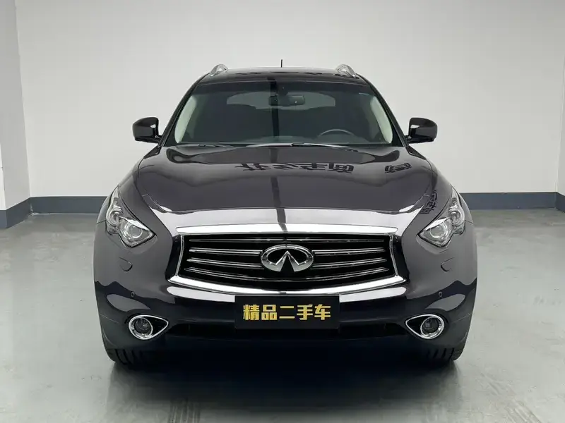 2013 Infiniti QX70 с пробегом 74 000 км