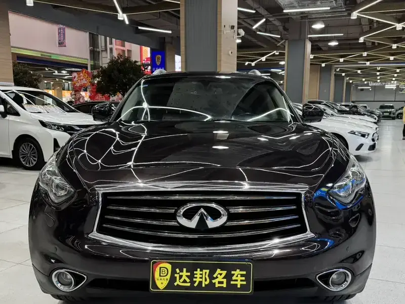2013 Infiniti QX70 с пробегом 150 000 км