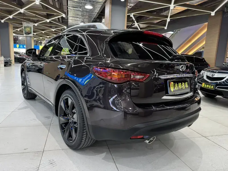 2013 Infiniti QX70 с пробегом 150 000 км