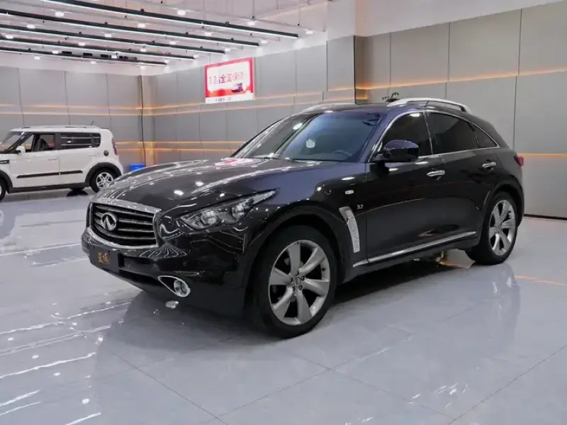 2013 Infiniti QX70 с пробегом 86 000 км