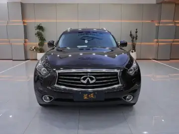 2013 Infiniti QX70 с пробегом 86 000 км