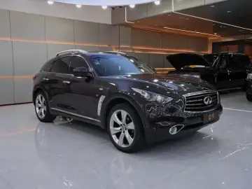 2013 Infiniti QX70 с пробегом 86 000 км