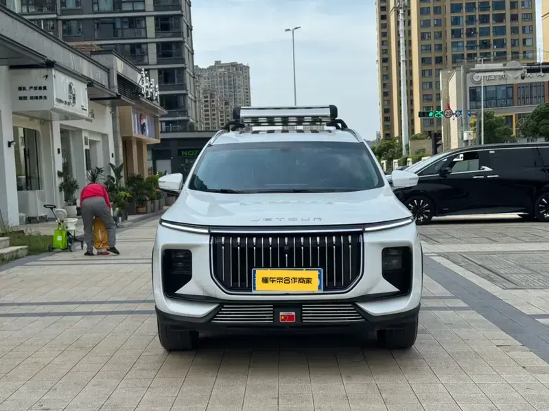 2024 JETOUR X90 Pro с пробегом 8 000 км