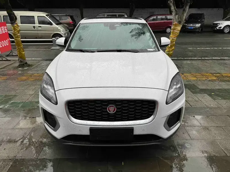 2024 Jaguar E-Pace с пробегом 53 000 км