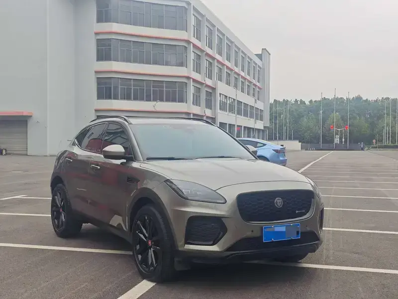 2024 Jaguar E-Pace с пробегом 20 000 км