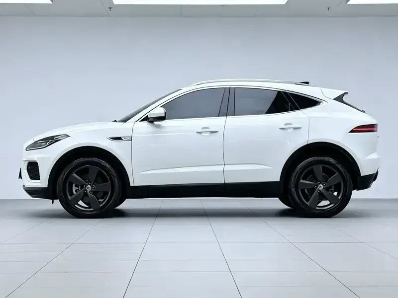 2024 Jaguar E-Pace с пробегом 17 900 км