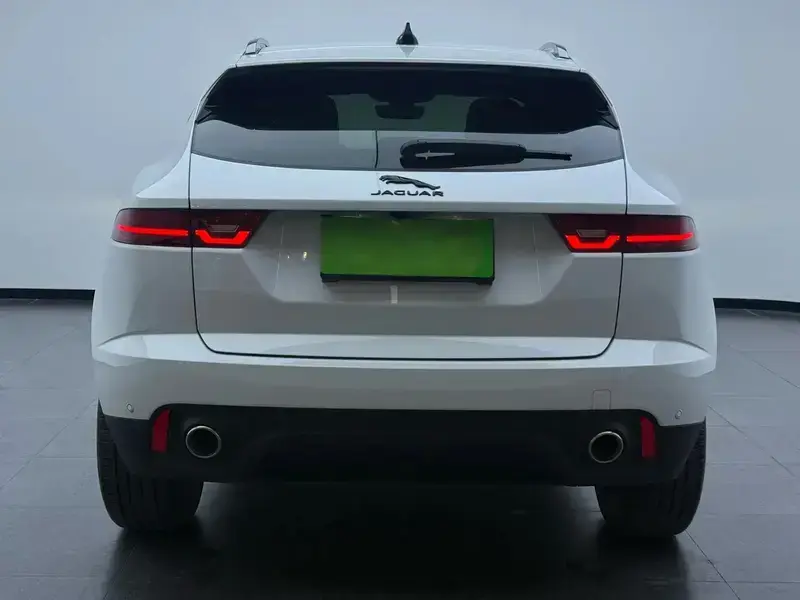 2024 Jaguar E-Pace с пробегом 20 000 км