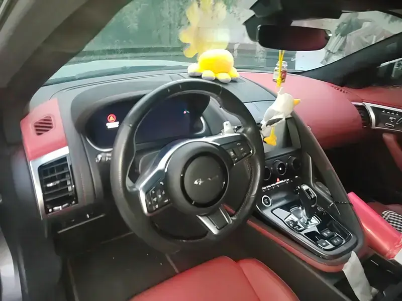2023 Jaguar F-Type с пробегом 15 300 км