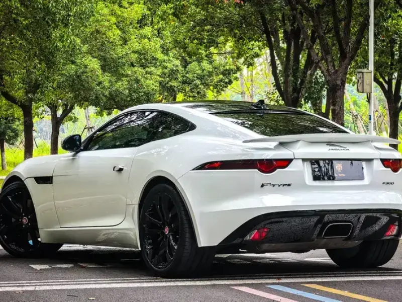 2019 Jaguar F-Type с пробегом 80 000 км
