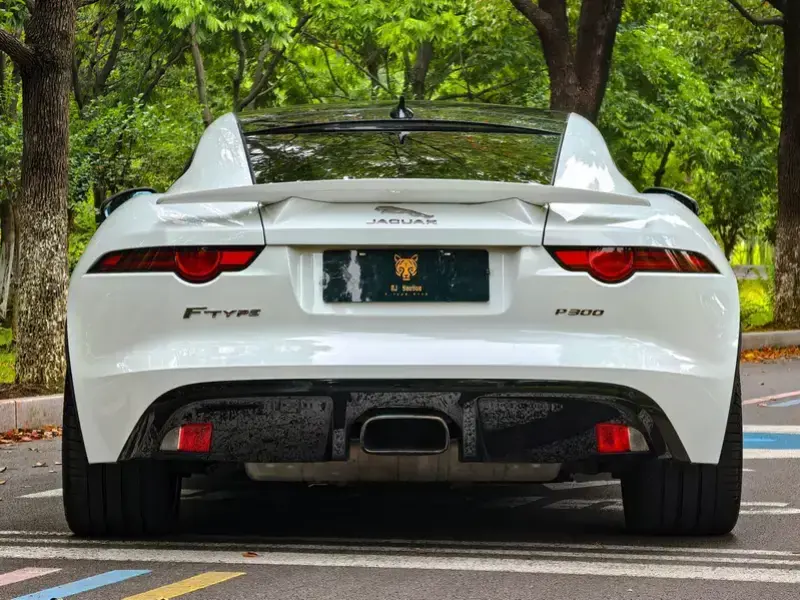 2019 Jaguar F-Type с пробегом 80 000 км