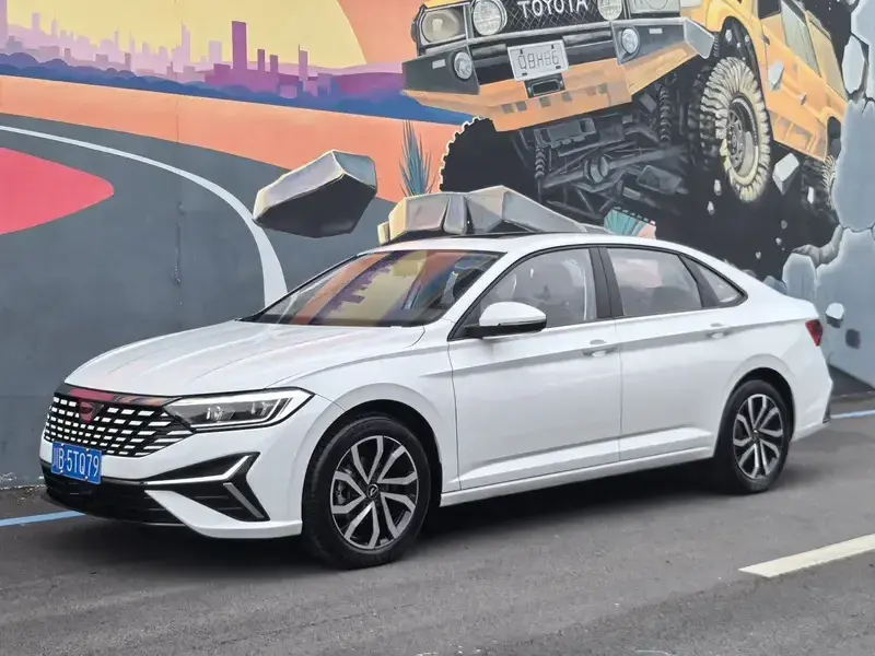 2025 Jetta VA7 с пробегом 10 000 км