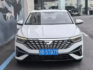 2025 Jetta VA7 с пробегом 10 000 км