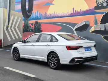 2025 Jetta VA7 с пробегом 10 000 км