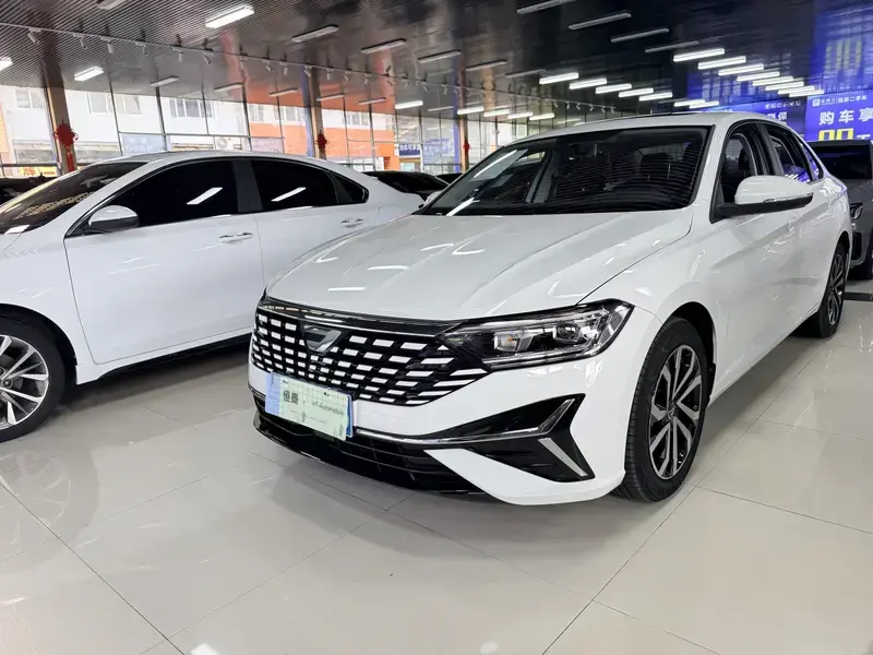 2025 Jetta VA7 с пробегом 17 000 км