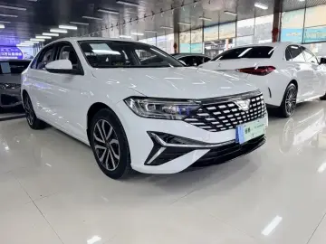 2025 Jetta VA7 с пробегом 17 000 км