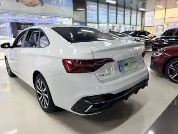 2025 Jetta VA7 с пробегом 17 000 км