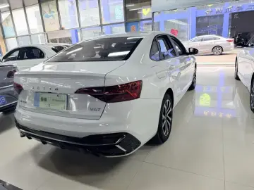 2025 Jetta VA7 с пробегом 17 000 км