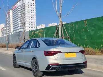 2025 Jetta VA7 с пробегом 8 000 км