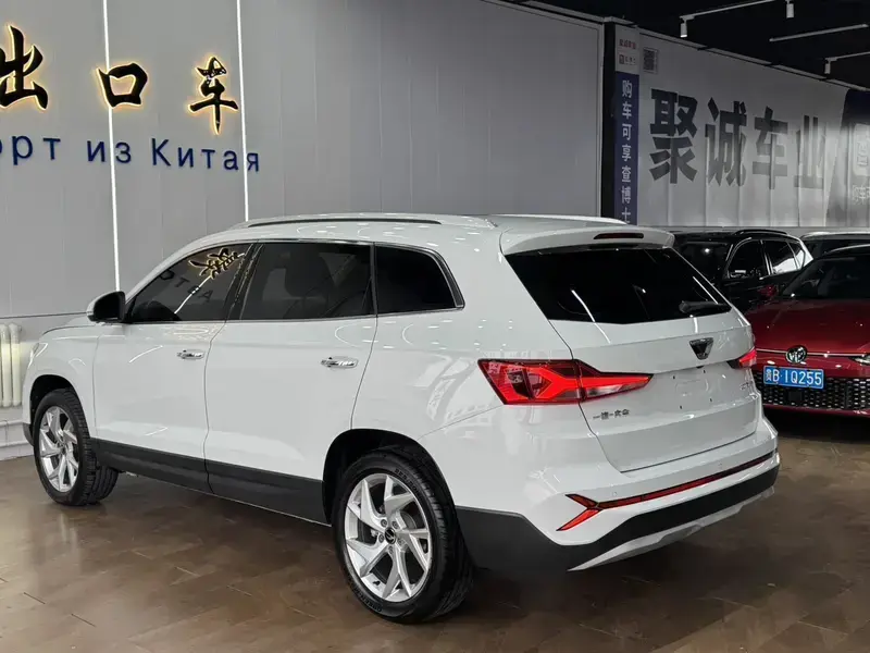 2023 Jetta VS7 с пробегом 17 000 км