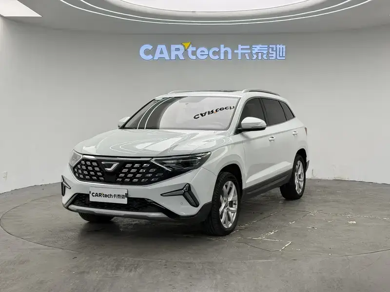 2023 Jetta VS7 с пробегом 39 000 км