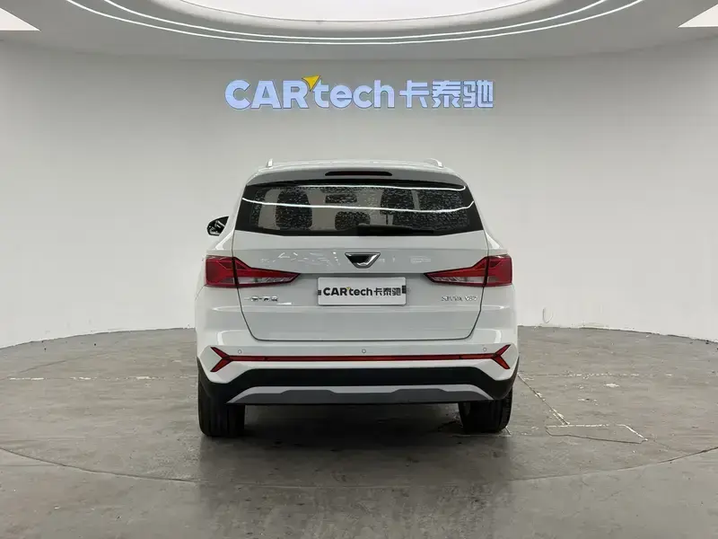 2023 Jetta VS7 с пробегом 30 000 км