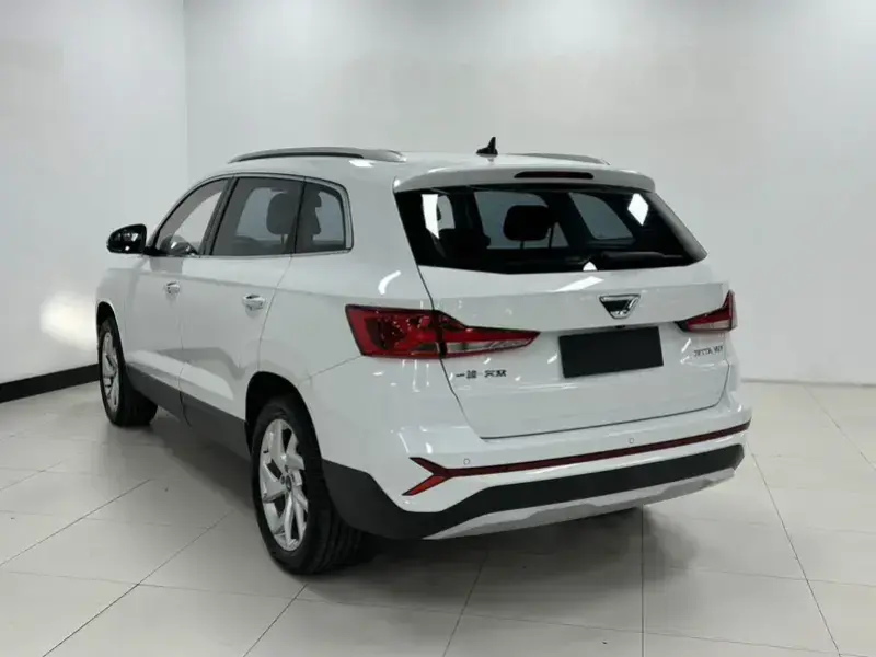 2022 Jetta VS7 с пробегом 25 000 км