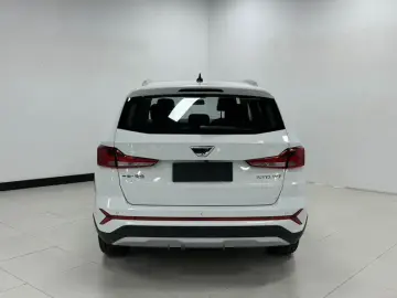 2022 Jetta VS7 с пробегом 25 000 км
