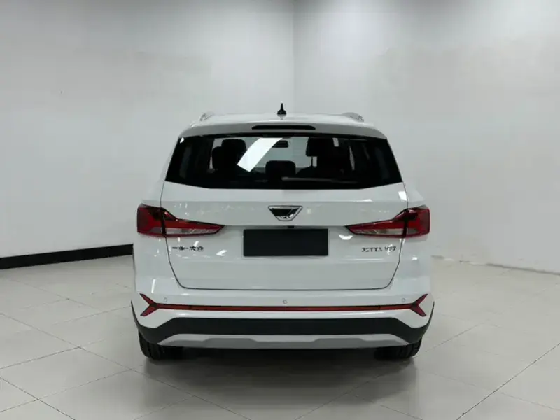 2022 Jetta VS7 с пробегом 25 000 км