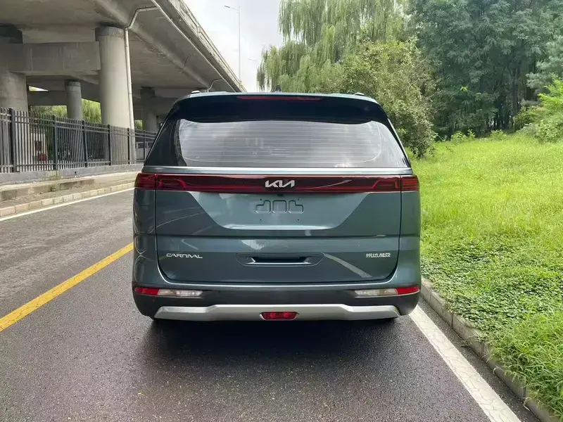 2021 Kia Carnival с пробегом 33 000 км